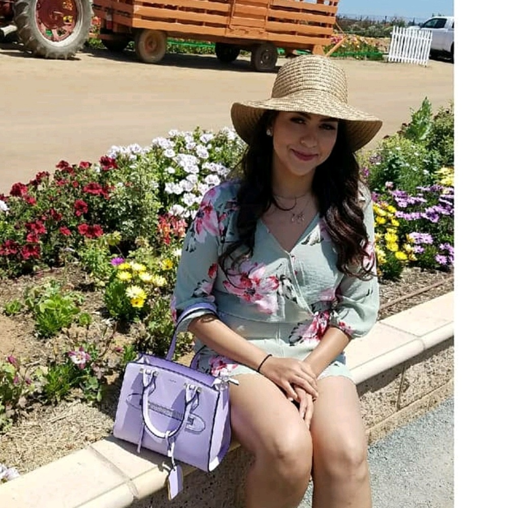 Meet your Posher, Abigail